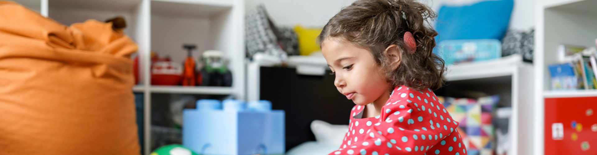 Child-playing-in-her-room